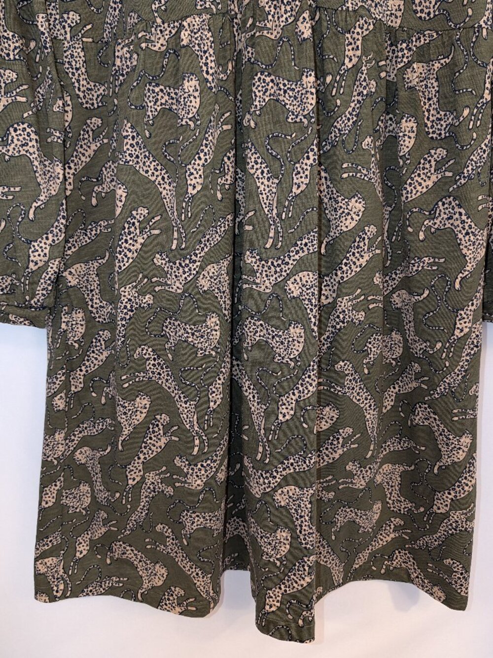 Boden | Woodland Leopard Print Naomi Relaxed Jersey Dress Green | Size 16-18* - Picture 9 of 16